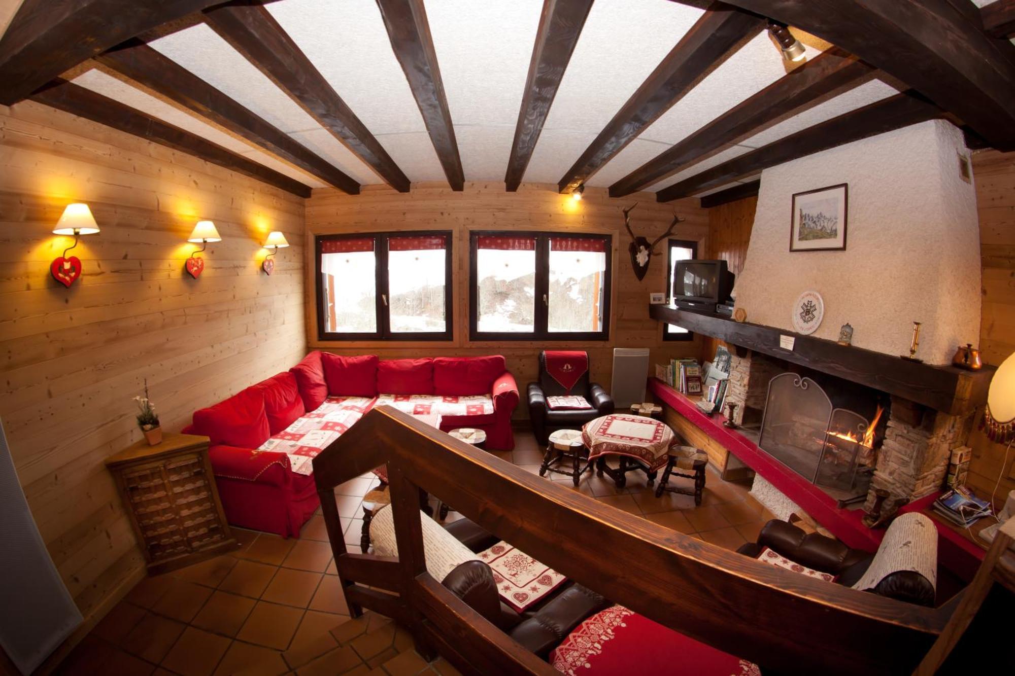 Bourg-dʼOueil Hotel - Restaurant - Bar - Le Sapin Fleuri מראה חיצוני תמונה